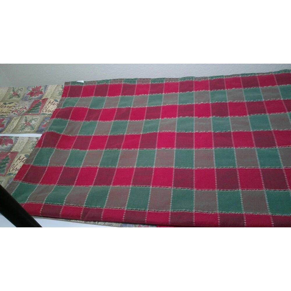 Christmas Table Cloth & Placemats 54